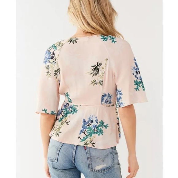 ASTR The Label Payton Floral Wrap Tie Top Small - Picture 5 of 11